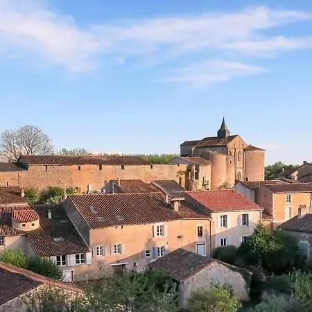Le Dolmen Chateau-Larcher